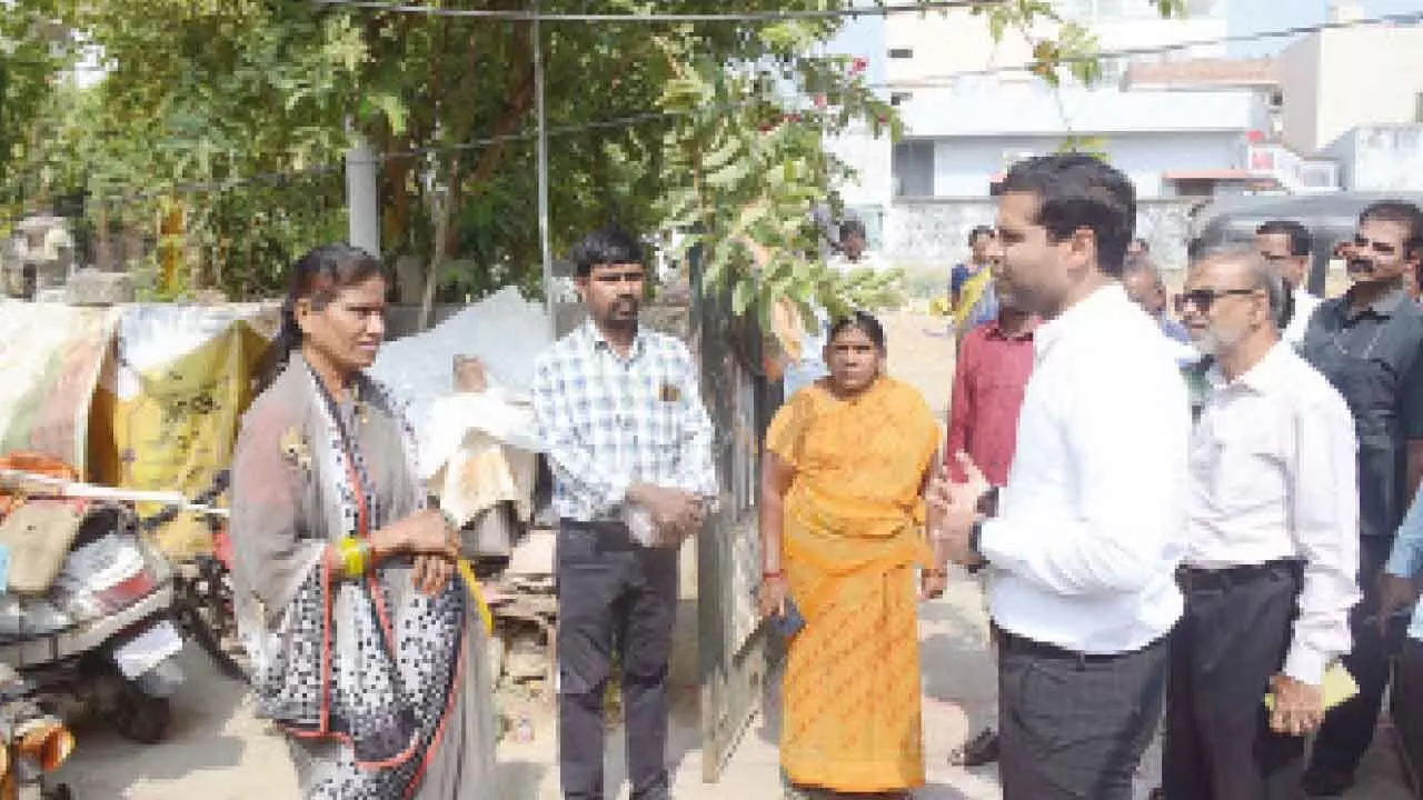 Welfare sops for all eligible, ASSURES DC Muzammil Khan Welfare sops for all eligible, ASSURES DC Muzammil Khan