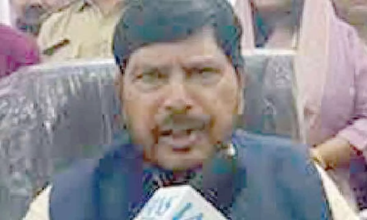 Athawale slams Kejriwal for failed poll promises
