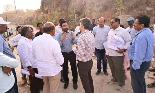 HMWSSB, HMDA officials inspect areas in Neopolis, Kokapet