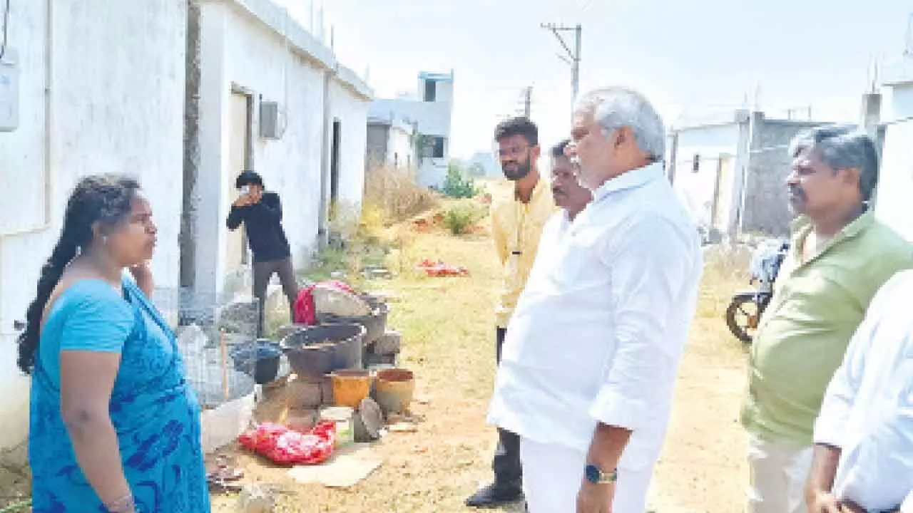 Ex-MLA flays NDA govt for ignoring Jagananna layouts Ex-MLA flays NDA govt for ignoring Jagananna layouts