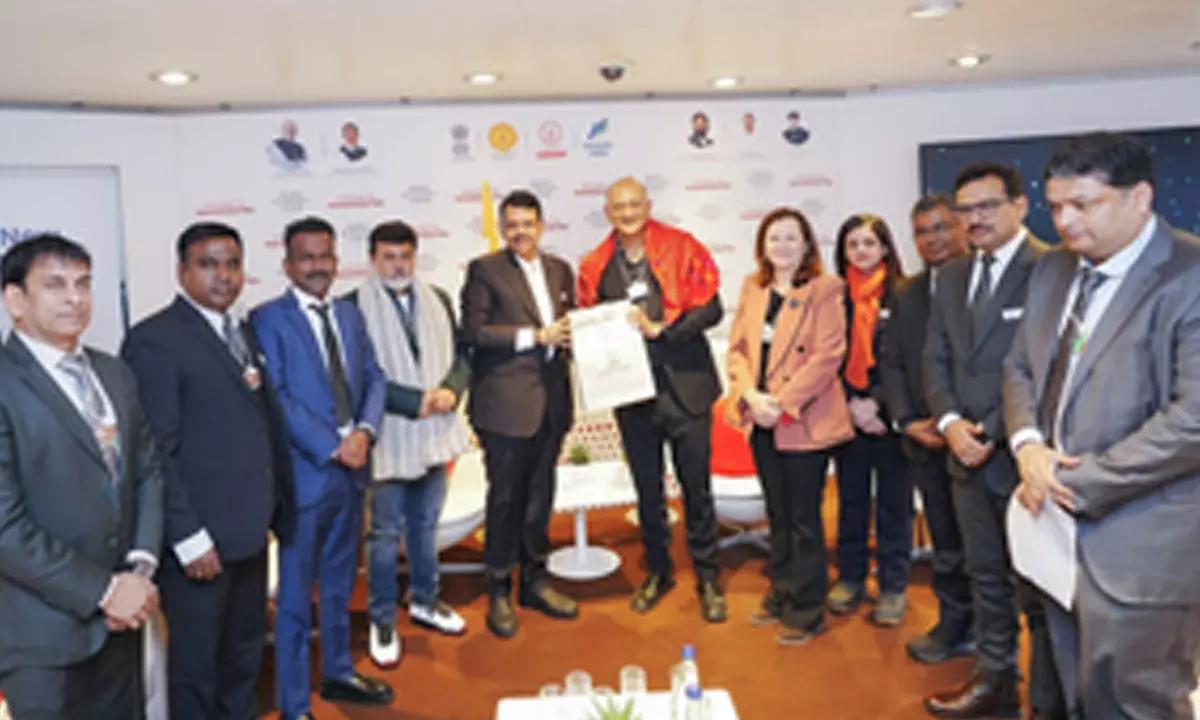 Fadnavis engages with global leaders and corporate giants at Davos for investment Fadnavis engages with global leaders and corporate giants at Davos for investment