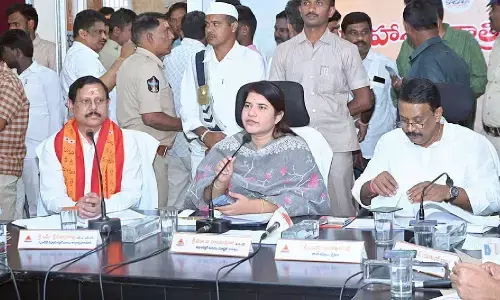 Ensure hassle-free darshan to devotees: Collector to officials