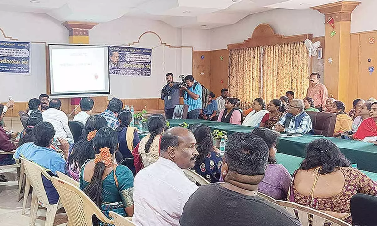 Meet on caste, income certificate challenges for SC/ST communities Meet on caste, income certificate challenges for SC/ST communities