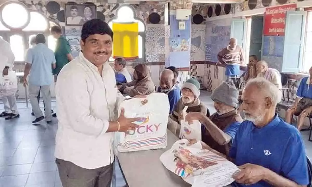 Pendurthi MLA distributes rugs, shawls to senior citizens