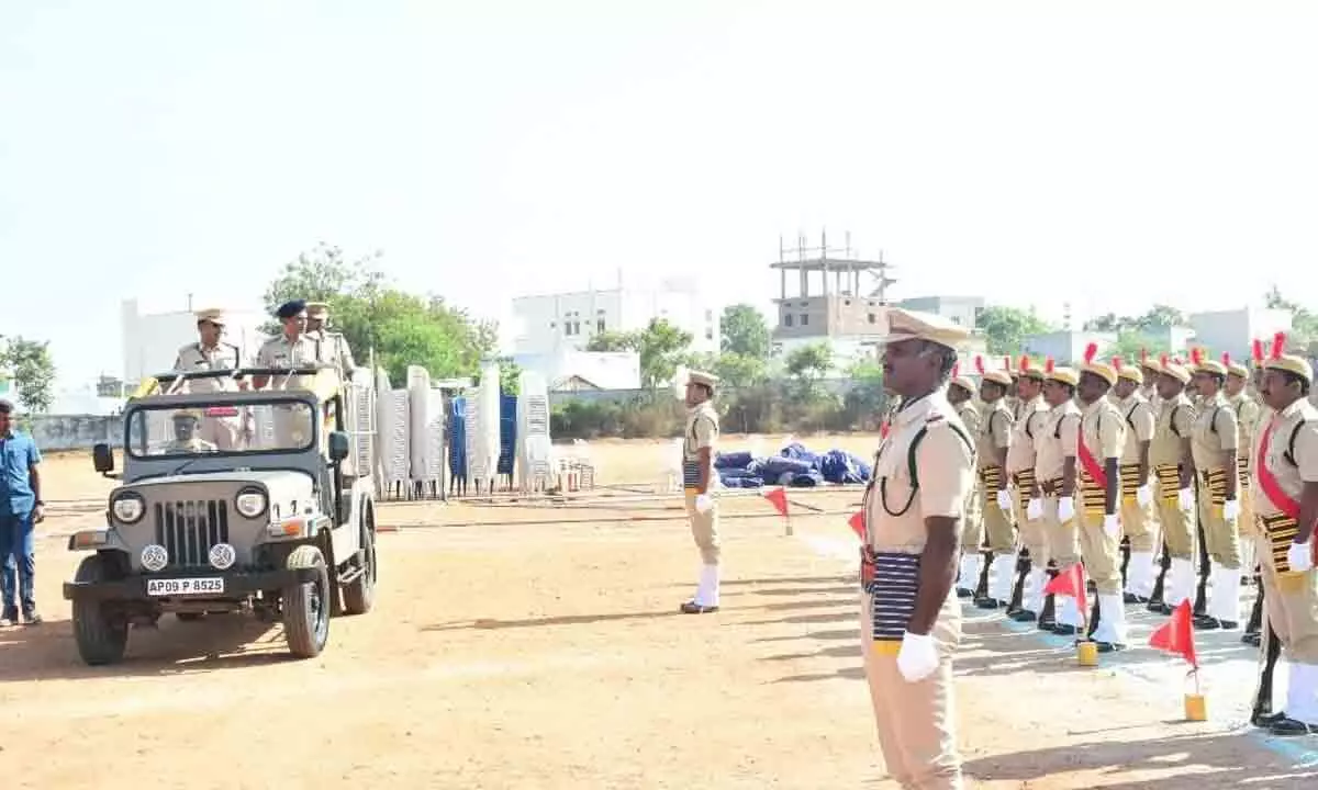 District SP Reviews Parade Rehearsals and Arrangements for Republic Day Celebrations District SP Reviews Parade Rehearsals and Arrangements for Republic Day Celebrations
