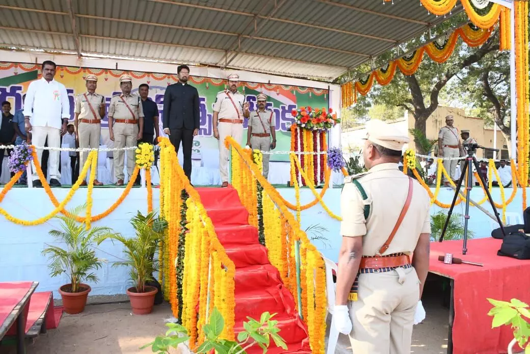 Govt . Goal is to provide welfare to all, Wanaparthy collector