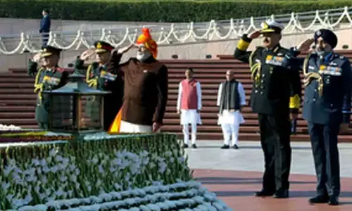 PM Modi pays tribute to fallen heroes on Republic Day at National War Memorial