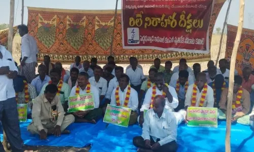 Farmers and Villagers Stage Relay Hunger Strike Demanding Cancellation of Ethanol Plant in Peddadhanwada