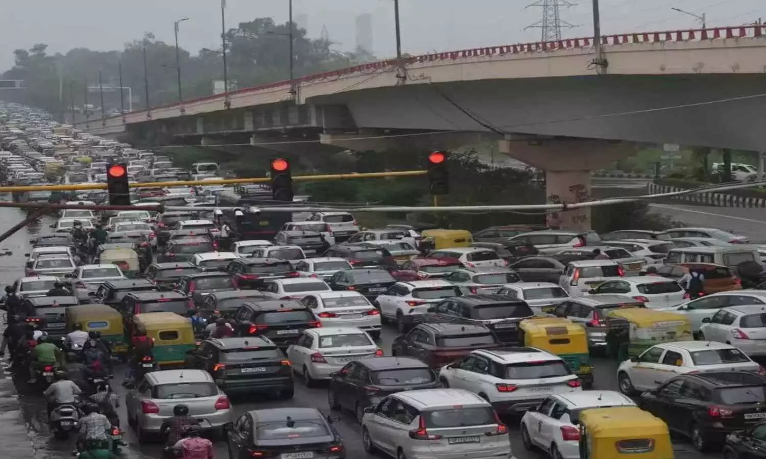 Bengaluru’s Infrastructure Criticized by Entrepreneur, Compared to Ahmedabads Progress