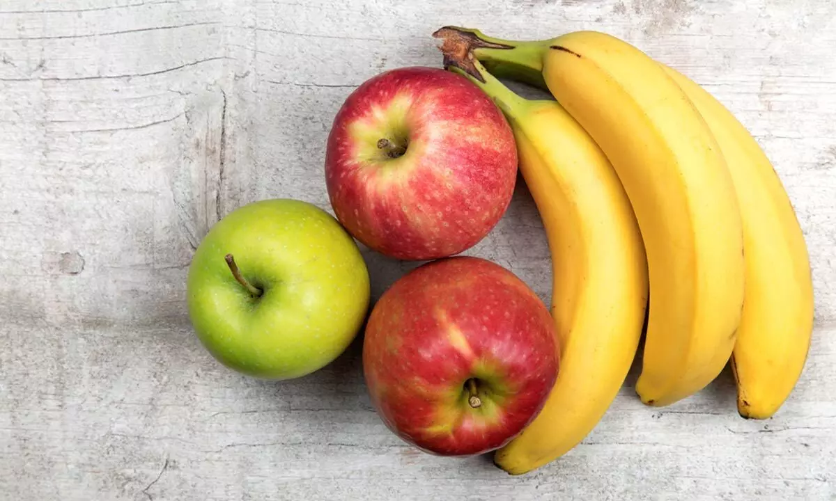 Apple vs. Banana: The Best Breakfast Fruit for a Healthy Start to Your Day