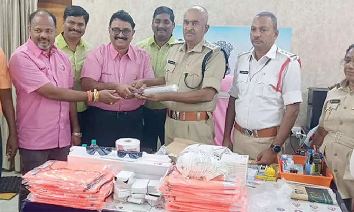 Amar Raja Group donates safety equipment to traffic police Amar Raja Group donates safety equipment to traffic police