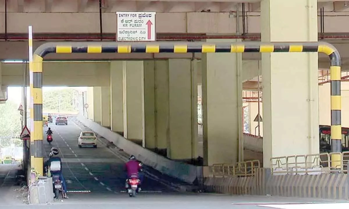 New double-decker flyover road develops pothole