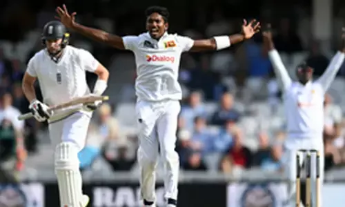 Vishwa Fernando joins Warwickshire for County Championship 2025