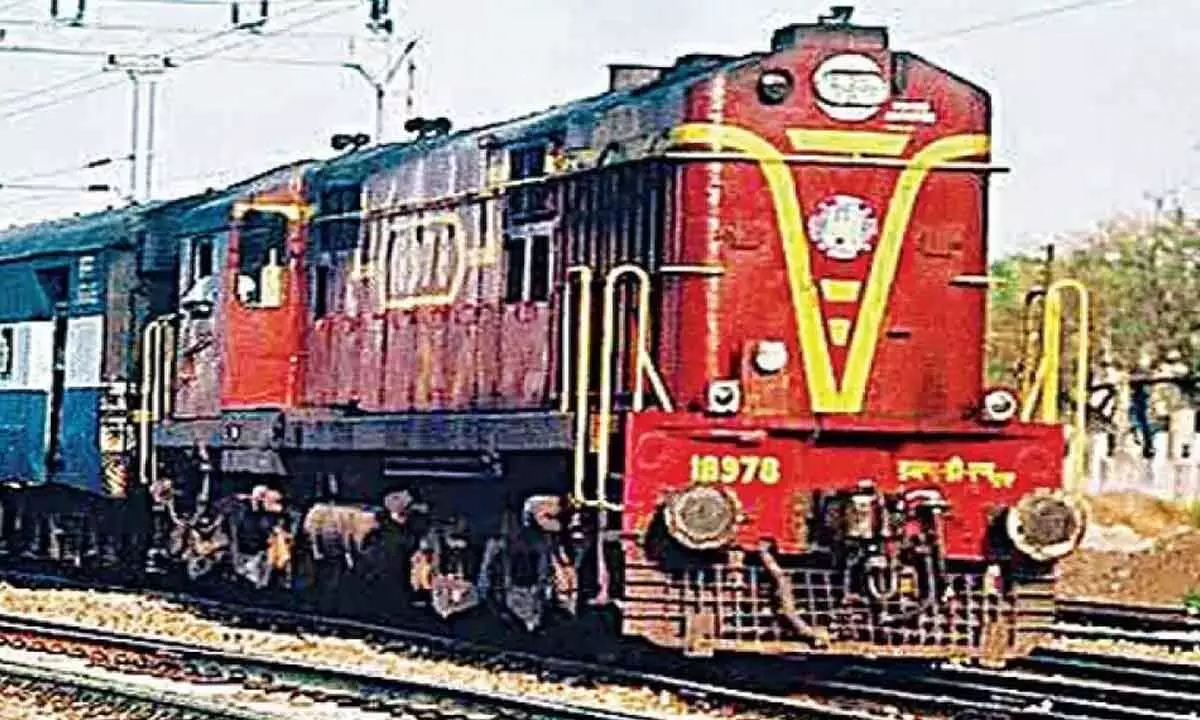 holi festival train 2025