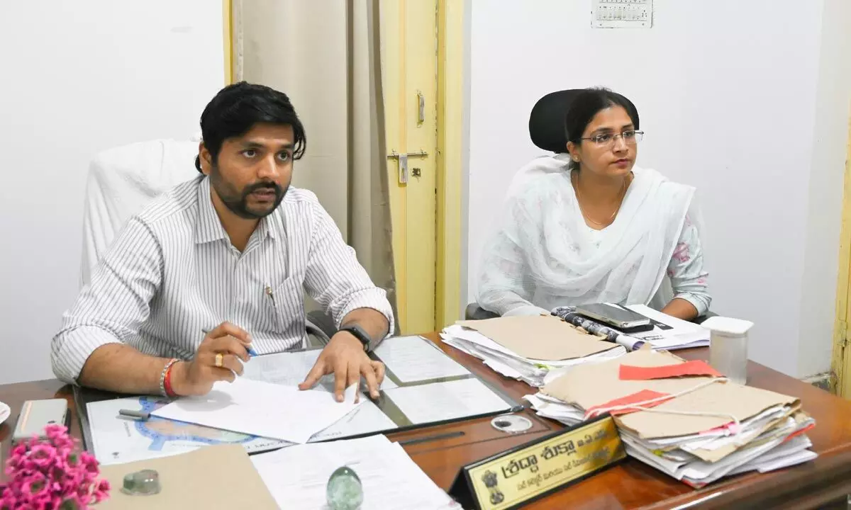 Fast-track review of land related issues on Dharani portal: Collector