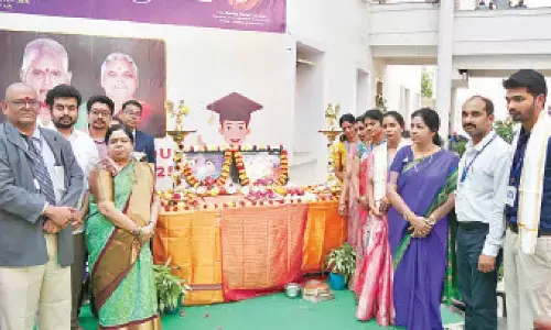 SITAM confers merit awards on students
