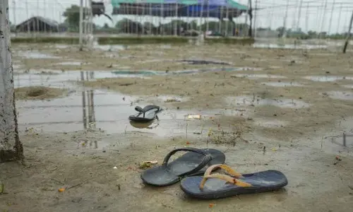 AAP blames admin for Maha Kumbh chaos