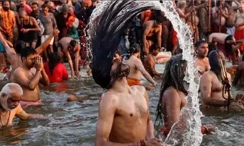 Akharas resume ‘Amrit snan’