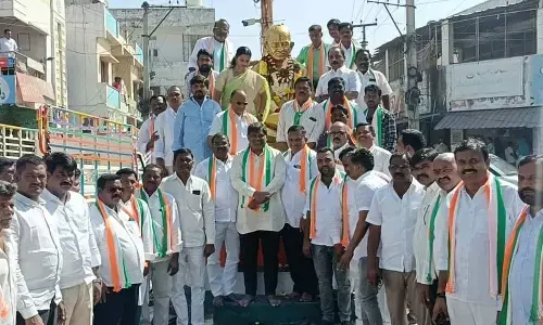 Congress Leaders Pay Tributes to Mahatma Gandhi on His Death Anniversary