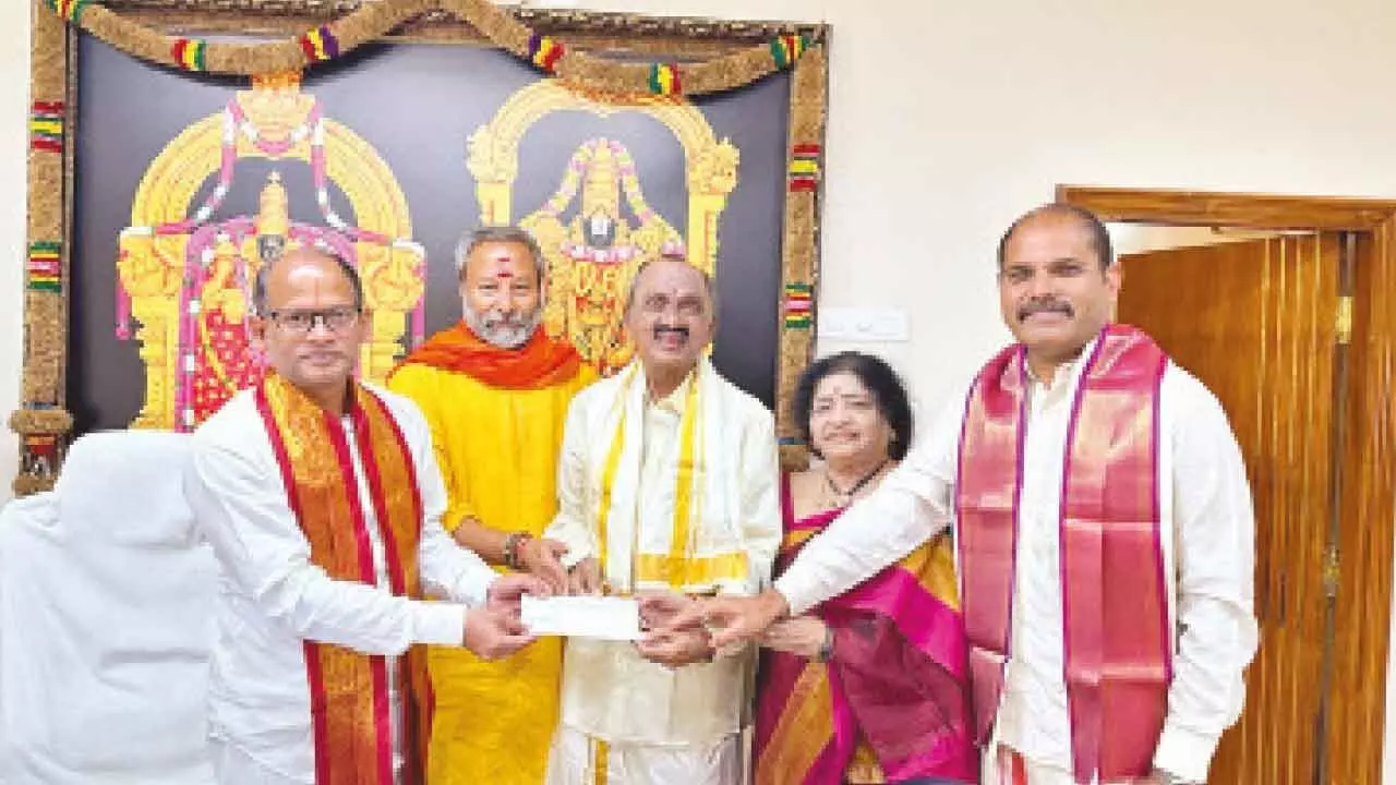 Rs 10 lakh donated to Sri SV Sarva Shreyas Trust Rs 10 lakh donated to Sri SV Sarva Shreyas Trust