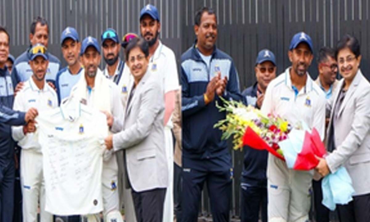 Ranji Trophy Wriddhiman Saha receives guard of honour in his final