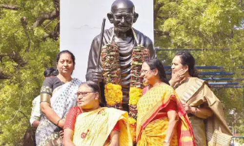 SPMVV pays tributes to Mahatma Gandhi on Martyr’s Day