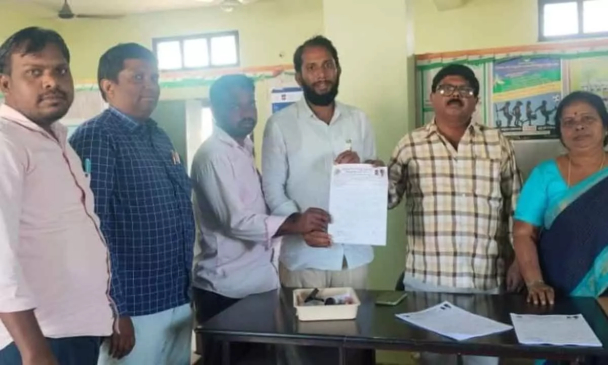 Strict Action Demanded Against Krishna Veni Private High School Owner. Strict Action Demanded Against Krishna Veni Private High School Owner.