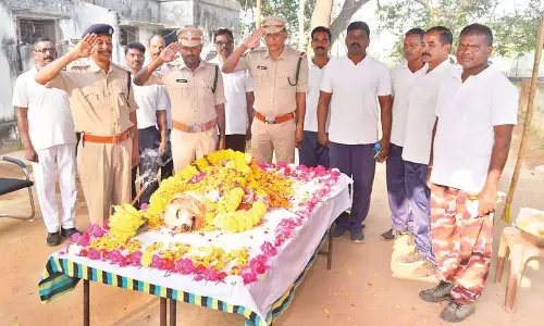 Grand farewell to sniffer dog Veena
