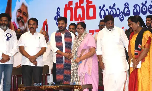 CM warns BJP against insulting Gaddar