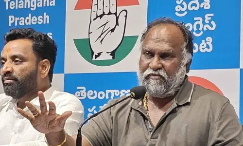 Telugu daughter-in-law shows empty hand to Telangana: Jagga Reddy