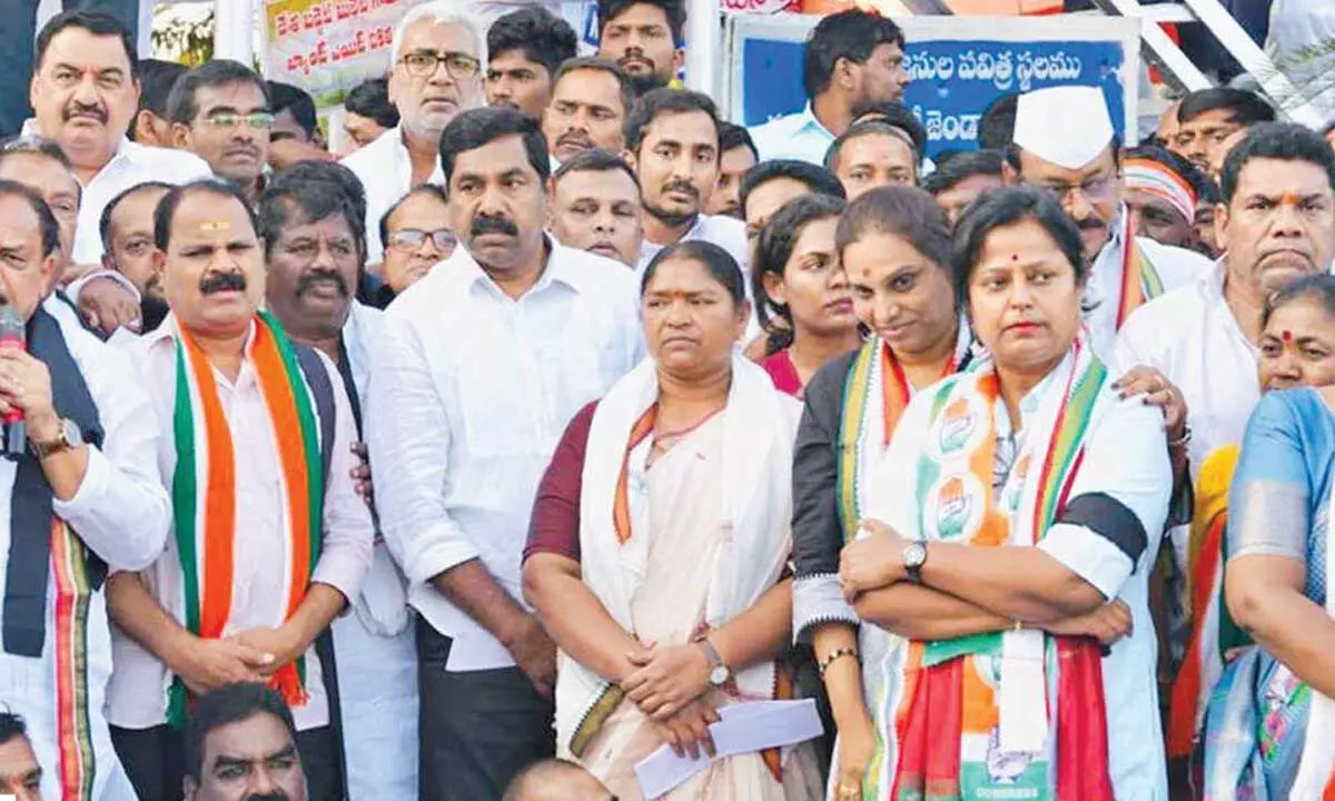 Congress holds huge demo against Centre ‘slighting’ TG Congress holds huge demo against Centre ‘slighting’ TG