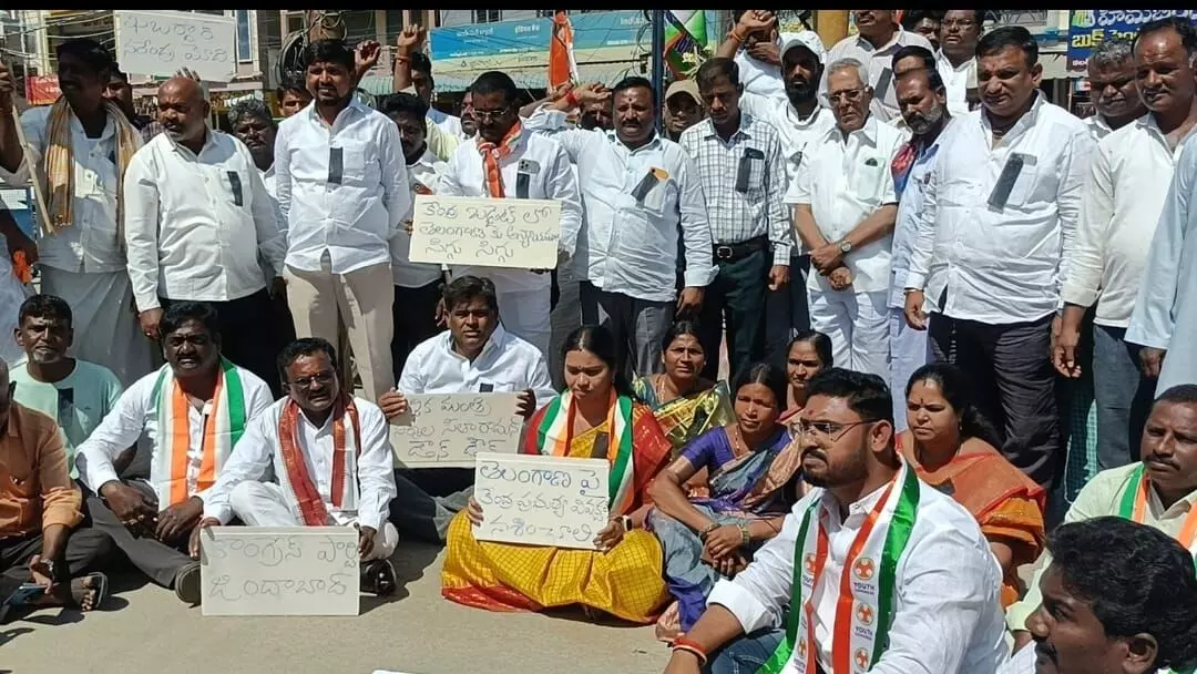 Sarithamma Accuses BJP of Bias Against Telangana, Demands Resignation of Union Ministers