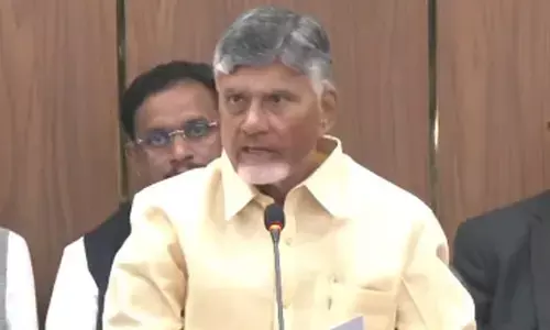 Chandrababu Naidu Praises Indias Economic Growth, Criticizes AAPs Governance in Delhi