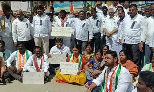 Sarithamma Accuses BJP of Bias Against Telangana, Demands Resignation of Union Ministers