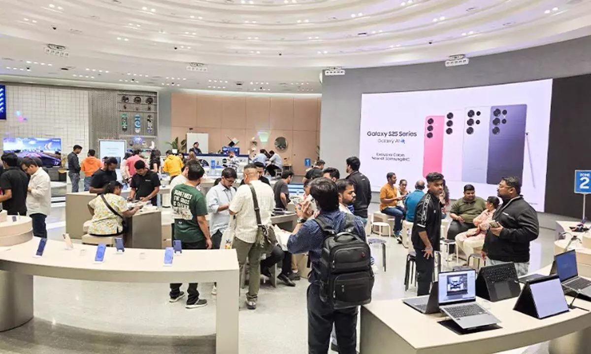 Samsung’s flagship store at BKC sets a record with over 700 early deliveries of the new Galaxy S25 Series smartphones