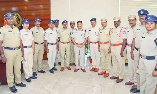 Crime personnel presented cash rewards for exemplary work