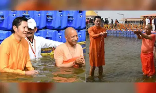 Maha Kumbh: Bhutan King takes holy dip at Sangam with CM Yogi