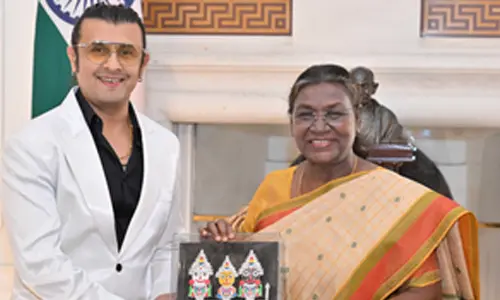 Sonu Nigam meets President of India Droupadi Murmu, performs at President’s Estate