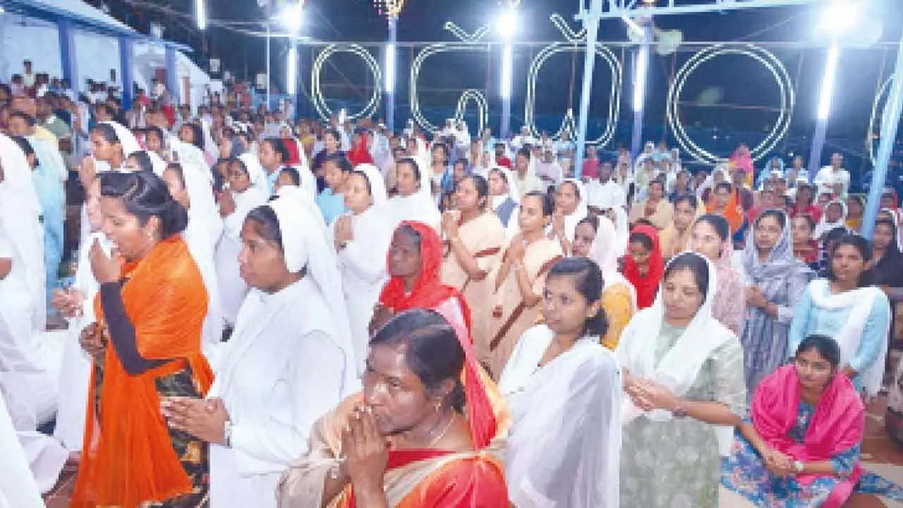 Devotees visit Gunadala Mary Maata shrine Devotees visit Gunadala Mary Maata shrine