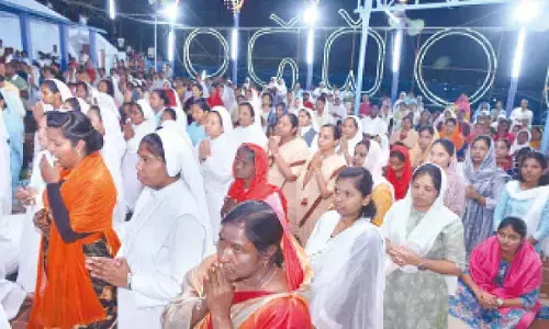 Devotees visit Gunadala Mary Maata shrine