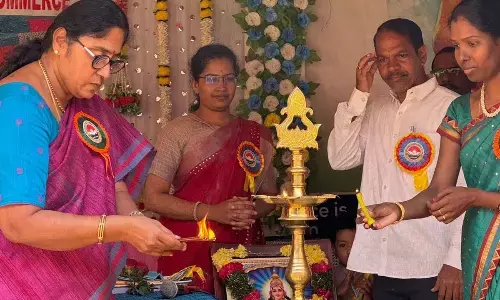 Large Participation of Students in the Food Festival