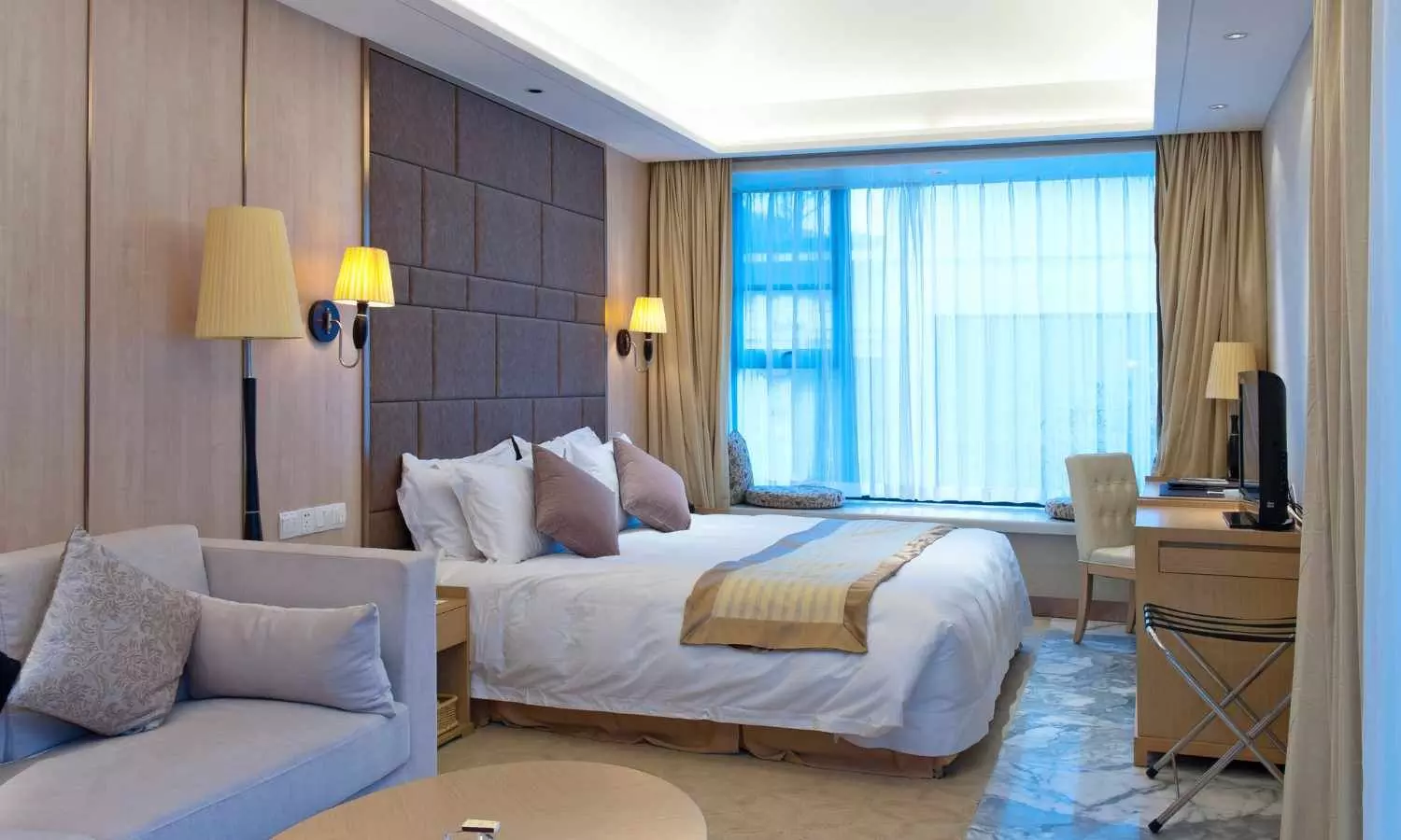 Bengaluru: Hotel Prices Surge Amid Aero India 2025 Bengaluru: Hotel Prices Surge Amid Aero India 2025