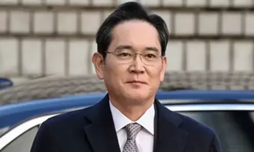 Prosecution requests panel to deliberate on whether to appeal Samsung Chairman acquittal