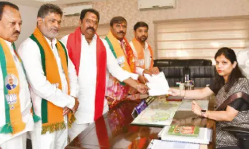 Karimnagar: BJP’s Anji Reddy submits papers