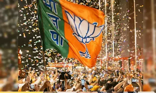 BJP released a poster saying Delhi se Aapda gayi