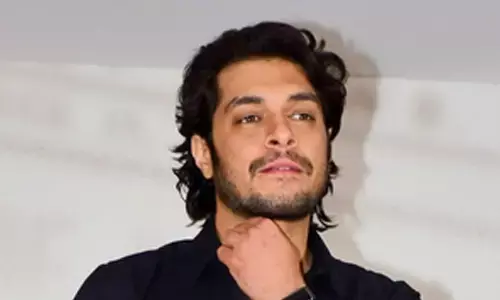 Junaid finally reveals what’s in his backpack, why he travels in a rickshaw