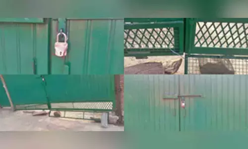 Iltaja Mufti claims under house arrest, a day later, goes to meet suicide victims family