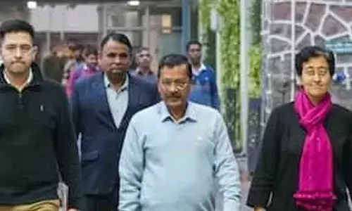 Kejriwal meets party MLAs, asks them to work for people