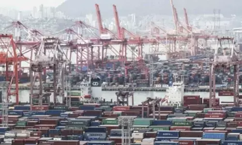 South Korean economy faces growing downside risks from global tariff war