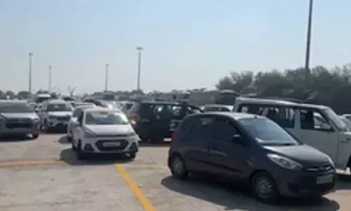 Massive 300-km traffic jam on route to Maha Kumbh leaves lakhs of pilgrims stranded